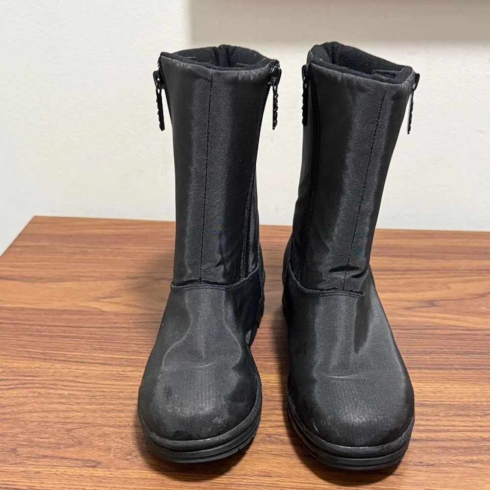 NWOT Totes Rosie All Weather Double Zipper Black Ankle Boots. Woman’s size 7.